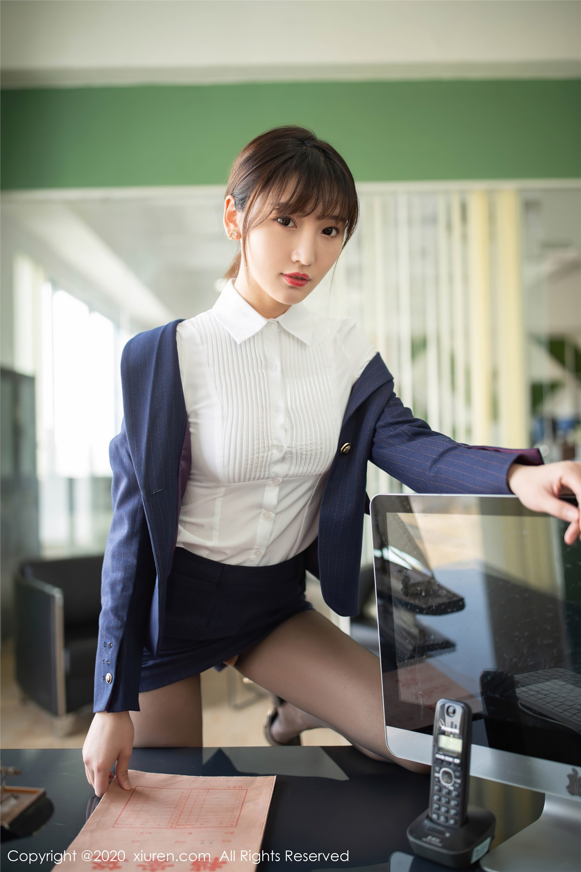 秀人网美媛馆 2020-09-18 Vol.2577 陆萱萱